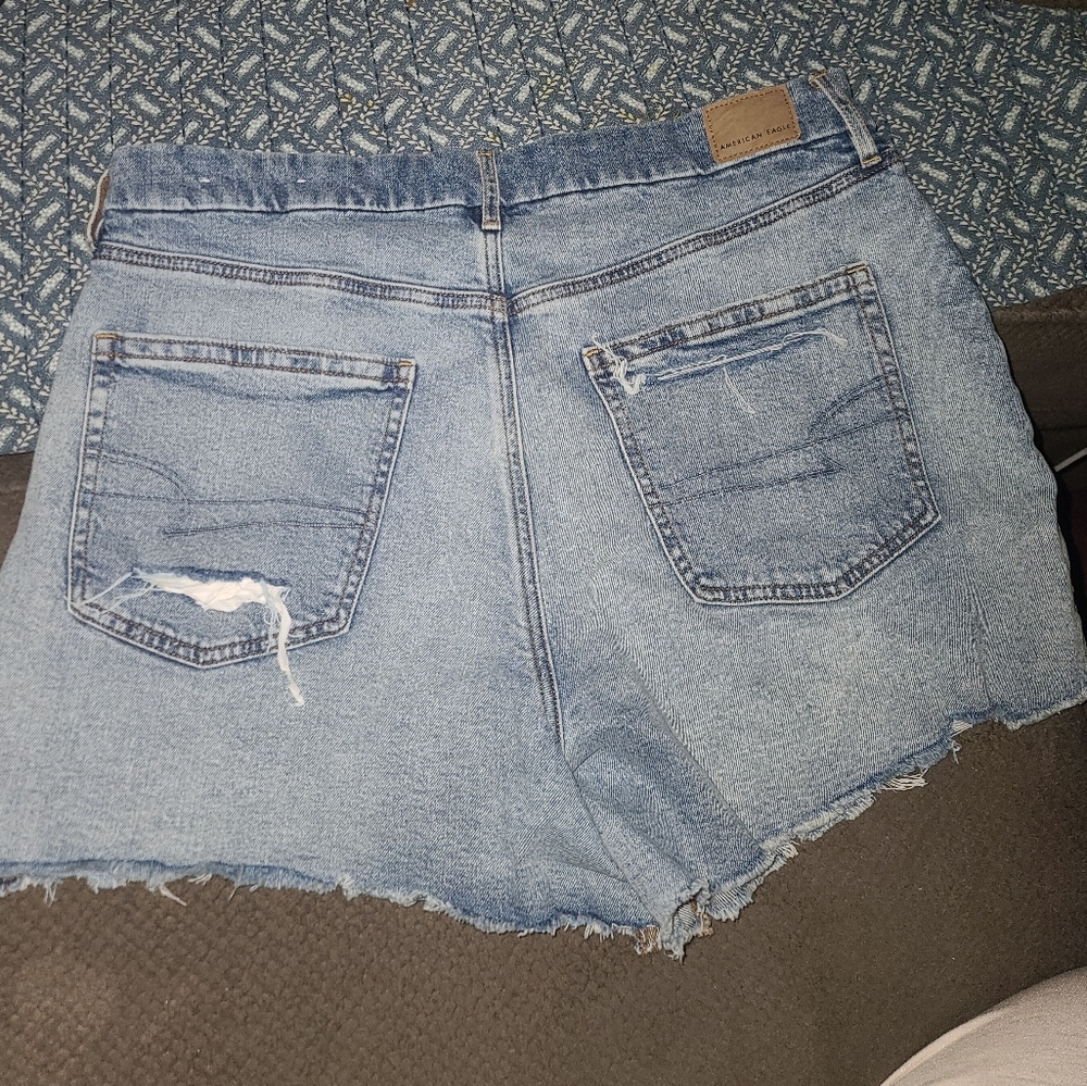 AMERICAN EAGLE STRIGID CURVE SIZE 16 SHORTS , NEW